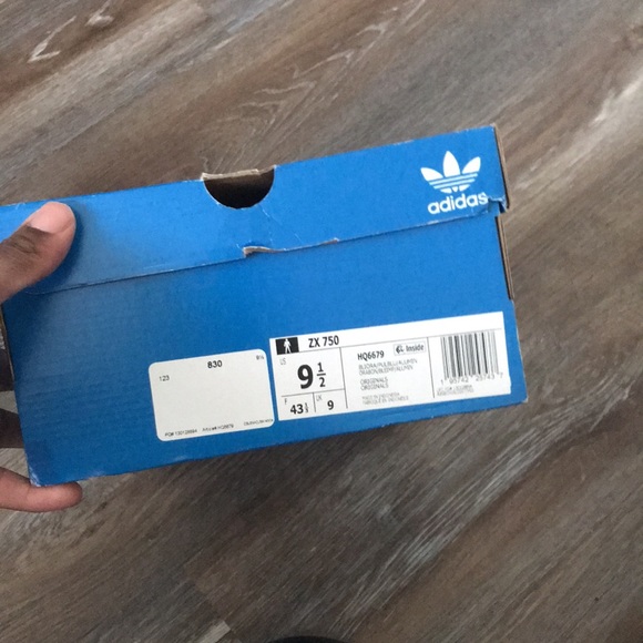 COPY - Adidas Runners - Picture 3 of 3